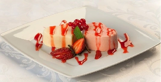 Die Landpartie: Rezept: Panna cotta con puré di fragole